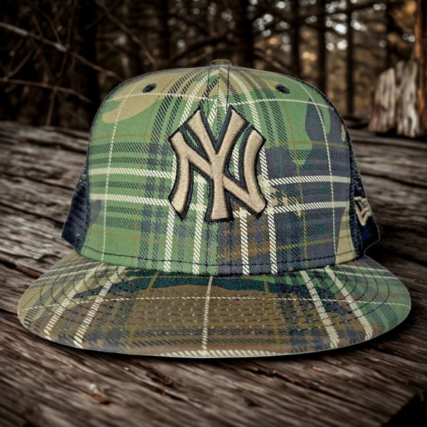 New York Yankees New Era MLB Woodland Plaid Camo Trucker 9FIFTY Snapback Hat