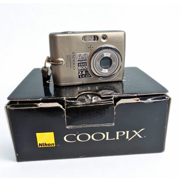 Nikon COOLPIX L11 6MP Digital Camera Silver 3x Zoom Complete In Box Tested