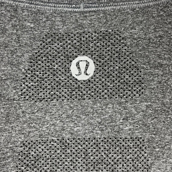 Lululemon Men's Small Breathable Running Top Gray Short Sleeve Crewneck