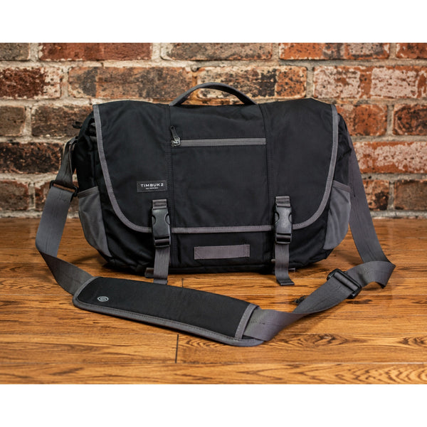 Timbuk2 Classic Messenger Bag Biggie Large Laptop Commuter Black 20x14x8 EUC
