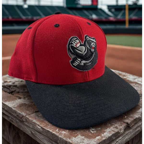Newark Bears Rare Alternate Team Issued Fitted Hat 7 1/4 Red Black Baseball