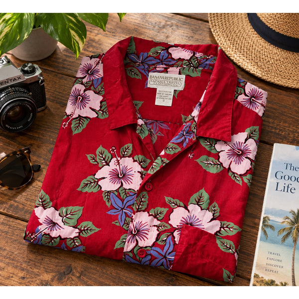 Banana Republic Safari Travel Hawaiian Shirt Floral Rayon Red Sz. Small Vintage