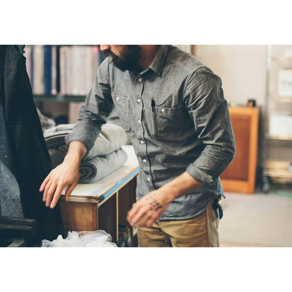 Taylor Stitch California Work Shirt Sz. 40 Charcoal Chambray Organic Cotton NWOT