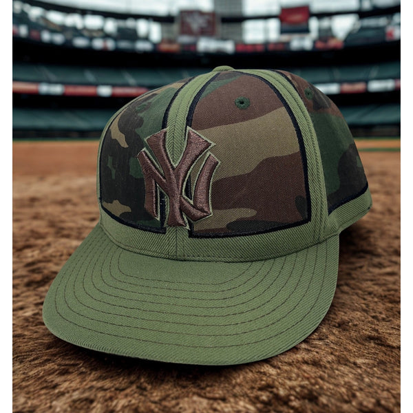 New York Yankees MLB Camo Fitted Hat 7 1/4 American Needle Cooperstown Vintage