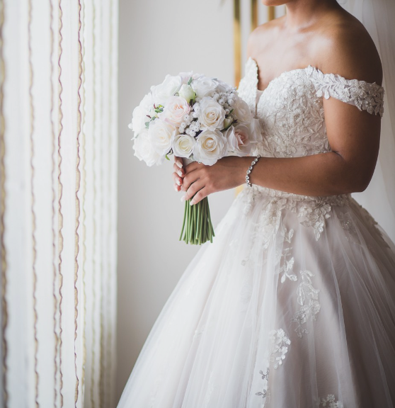 Stella York 6809 Schulterfreies, romantisches Prinzessin-Ballkleid, Größe 22 (MUSTER)