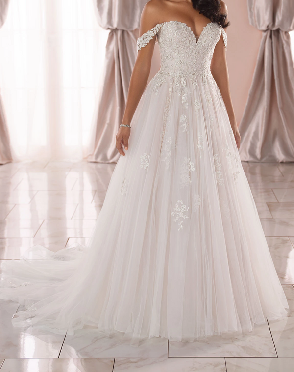 Stella York 6809 Schulterfreies, romantisches Prinzessin-Ballkleid, Größe 22 (MUSTER)