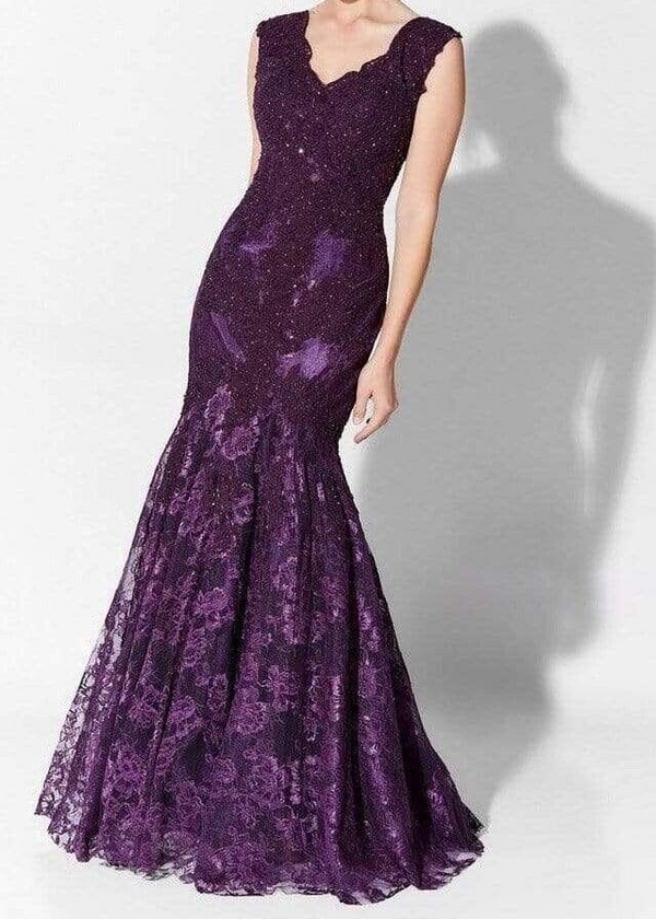 Ivonne D Exclusivamente para Mon Cheri 215D08 Vestido sin mangas con cuello en V Talla. 16 MUESTRA