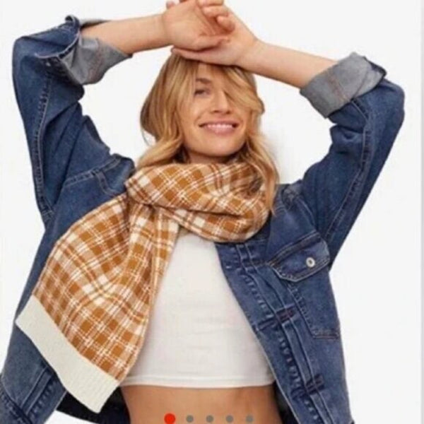 Timberland Scarf Buffalo Plaid Beige Off-White FabFitFun Fall 2023 10" x 68" $60