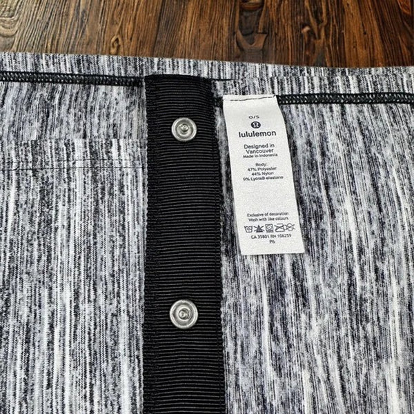 Lululemon Vinyasa Scarf Rulu Space Dye Camo Seal Grey Deep Coal Snap Wrap NWOT