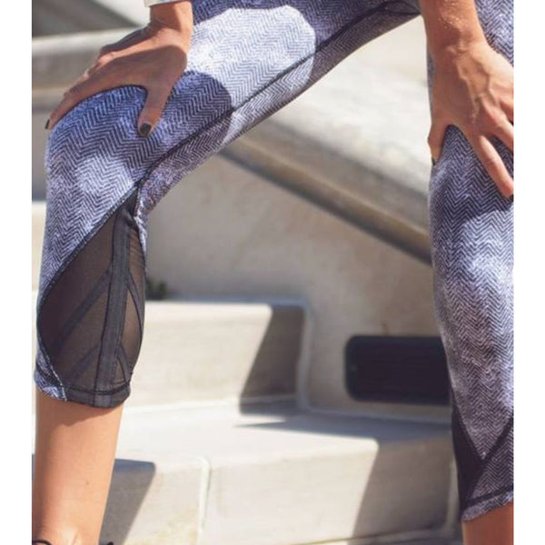 Lululemon Essential Rhythm Crop Leggings Sz 4 Diffusion Black White Luxtreme EUC