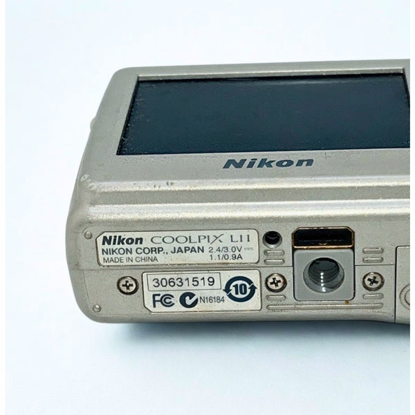 Nikon COOLPIX L11 6MP Digital Camera Silver 3x Zoom Complete In Box Tested