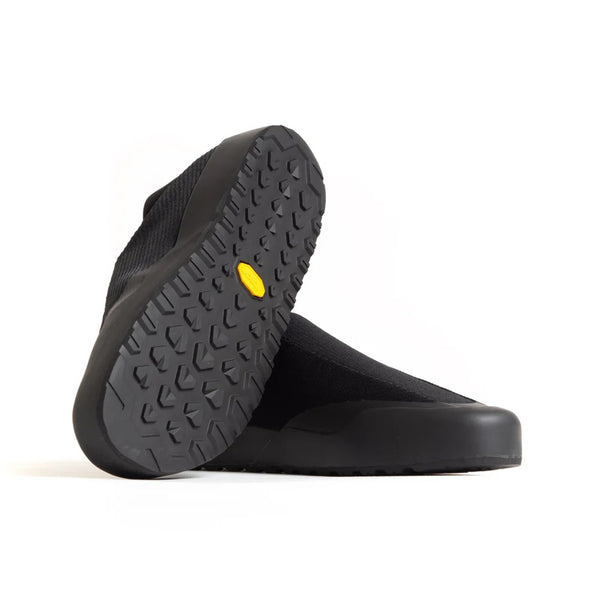 Arc'teryx Kragg Men's 10 Black Slip On Climbing Recovery Shoes Vibram NWOB
