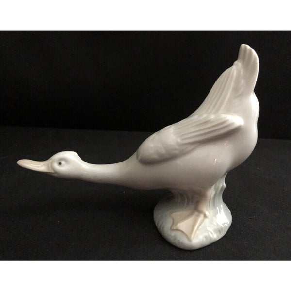 Lladro NAO "Suspicious Duck" 244 Porcelain Duck / Goose / Swan, 6" Long EPOC VTG