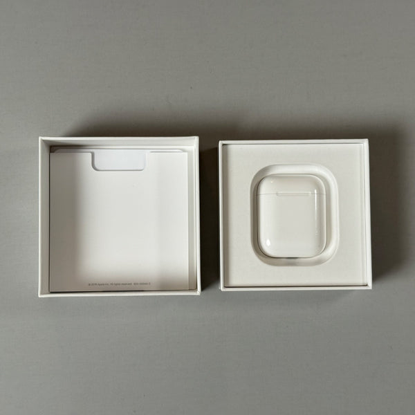 Apple AirPods 2nd Generation A2031 A2032 A1602 MV7N2AM/A w/ Case EUC Boxed