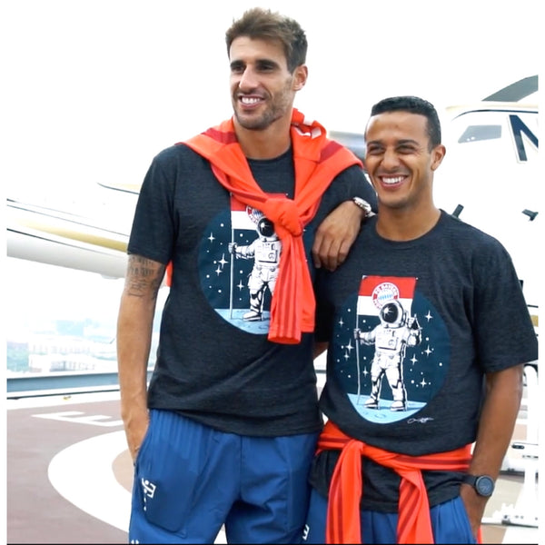 FC Bayern Astronaut Moon Landing Blue 84 T-Shirt Men's XL Limited Edition NWOT