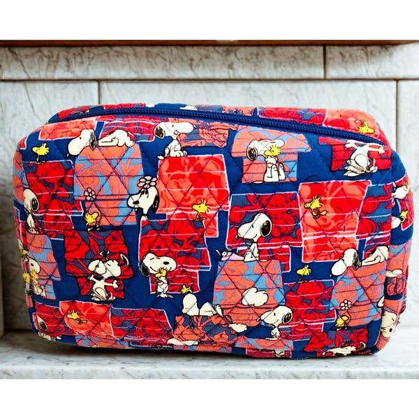 Vera Bradley Peanuts Snoopy House Woodstock Medium Cosmetic Bag NWT Quilted Rare