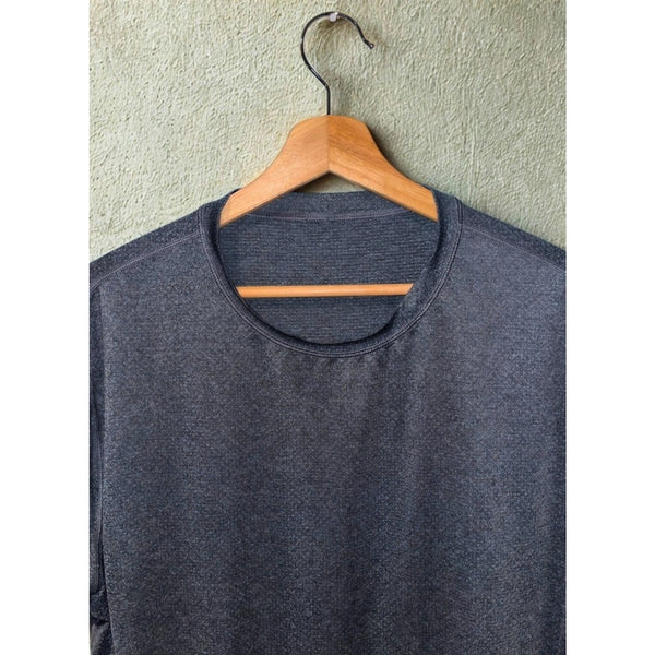 Vuori Tradewind Performance Tee 2.0 Mens Large Heather Gray Moisture Wicking EUC