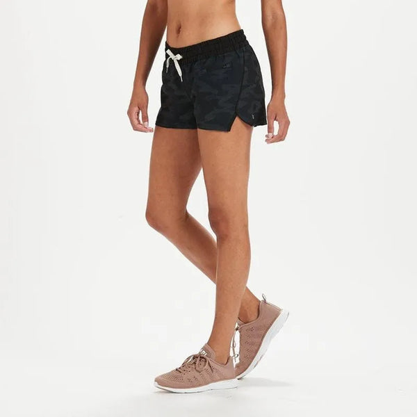 Vuori Clementine 2.0 Shorts Women's M Black Camo Lined Running Athletic VW3000