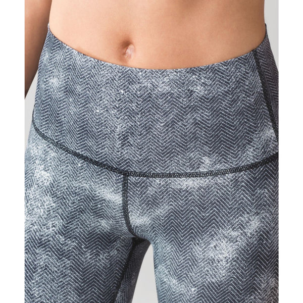 Lululemon Essential Rhythm Crop Leggings Sz 4 Diffusion Black White Luxtreme EUC