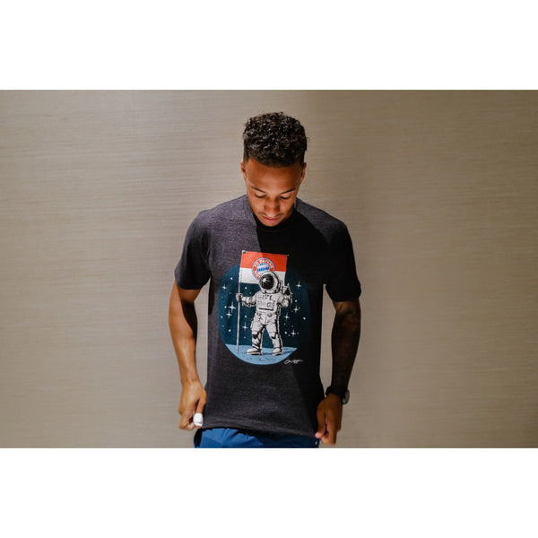 FC Bayern Astronaut Moon Landing Blue 84 T-Shirt Men's XL Limited Edition NWOT